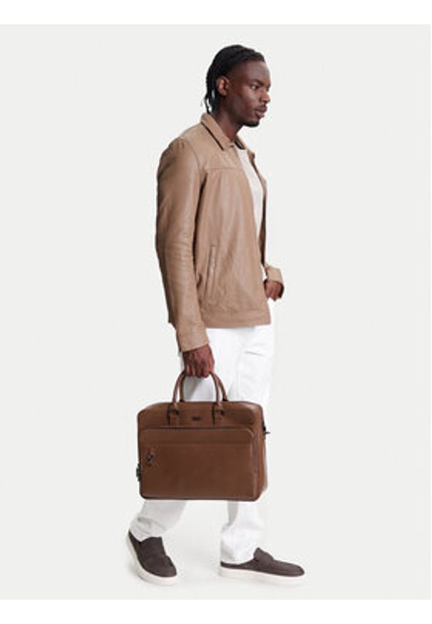 Guess Torba na laptopa HMBOCA P5338 Brązowy. Kolor: brązowy. Materiał: skóra