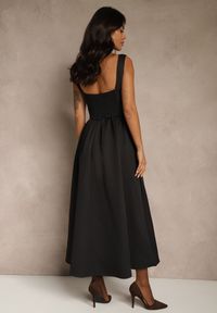 Renee - Czarna Sukienka o Rozkloszowanym Kroju na Szerokich Ramiączkach Retelina. Okazja: na wesele, na imprezę, na randkę, na ślub cywilny. Typ kołnierza: dekolt kwadratowy. Kolor: czarny. Długość rękawa: na ramiączkach. Styl: elegancki #4