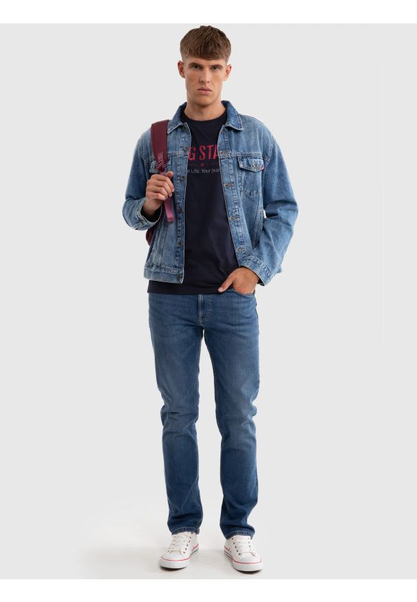 Big-Star - Koszulka męska o klasycznym kroju granatowa Bruno 403. Okazja: na co dzień. Kolor: niebieski. Materiał: denim, tkanina, jeans. Wzór: napisy, aplikacja, nadruk. Styl: klasyczny