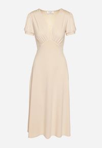 Born2be - Jasnobeżowa Sukienka Rozkloszowana z Wiskozą z Poduszkami w Ramionach Awerla. Okazja: na co dzień. Typ kołnierza: dekolt w kształcie V. Kolor: beżowy. Materiał: wiskoza. Długość rękawa: krótki rękaw. Styl: casual, elegancki, klasyczny #6