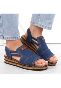 Komfortowe sandały damskie na platformie jeansowe Rieker 62982-12 niebieskie. Kolor: niebieski. Materiał: jeans. Obcas: na platformie #6