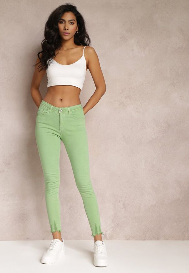 Renee - Jasnozielone Spodnie Skinny Tenyrea. Kolor: zielony. Materiał: jeans. Długość: długie. Wzór: aplikacja. Styl: klasyczny