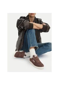 Sneakersy Guess Jeans. Kolor: brązowy #1