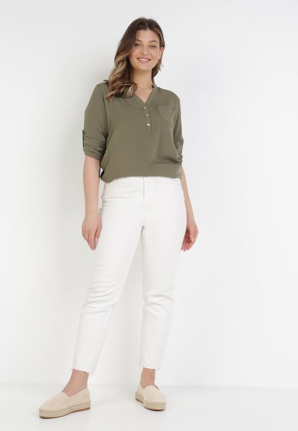 Born2be - Zielona Bluzka Fiber. Typ kołnierza: kołnierzyk stójkowy. Kolor: zielony. Materiał: jeans. Długość rękawa: długi rękaw. Długość: długie. Wzór: aplikacja, gładki