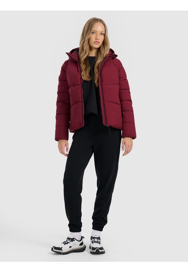 4f - 4F Kurtka puchowa z wypełnieniem syntetycznym damska - czerwona L. Okazja: na co dzień, na spacer. Kolor: czerwony. Materiał: syntetyk, puch. Wzór: gładki. Sezon: zima. Styl: casual