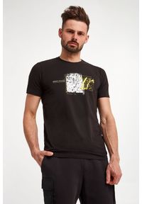 Armani Exchange - T-shirt ARMANI EXCHANGE. Długość rękawa: krótki rękaw. Długość: krótkie. Wzór: nadruk