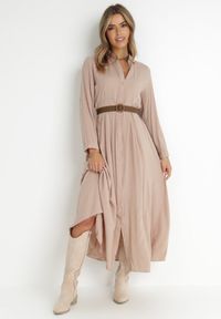 Born2be - Jasnobeżowa Sukienka Controllable. Okazja: na co dzień. Kolor: beżowy. Długość rękawa: długi rękaw. Typ sukienki: rozkloszowane, szmizjerki. Styl: casual, klasyczny. Długość: maxi #4