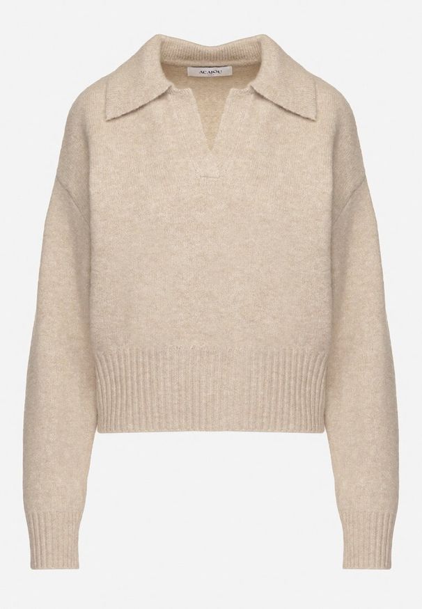 Born2be - Beżowy Sweter o Krótkim Kroju z Kołnierzykiem i Dekoltem w Serek Valentarisa. Okazja: na co dzień. Typ kołnierza: dekolt w serek. Kolor: beżowy. Materiał: jeans, bawełna. Długość: krótkie. Styl: elegancki, klasyczny, casual