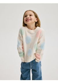 Reserved - Wzorzysty sweter - kremowy. Kolor: kremowy. Materiał: dzianina
