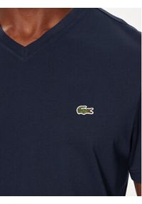 Lacoste T-Shirt TH5077 Granatowy Regular Fit. Kolor: niebieski. Materiał: bawełna #4