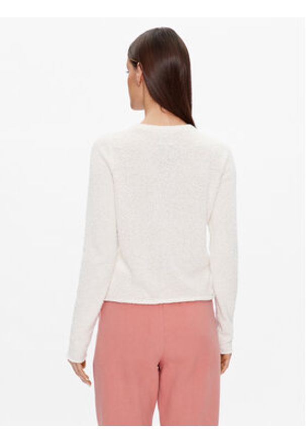 Mustang Sweter Carla 1013602 Écru Regular Fit. Materiał: syntetyk