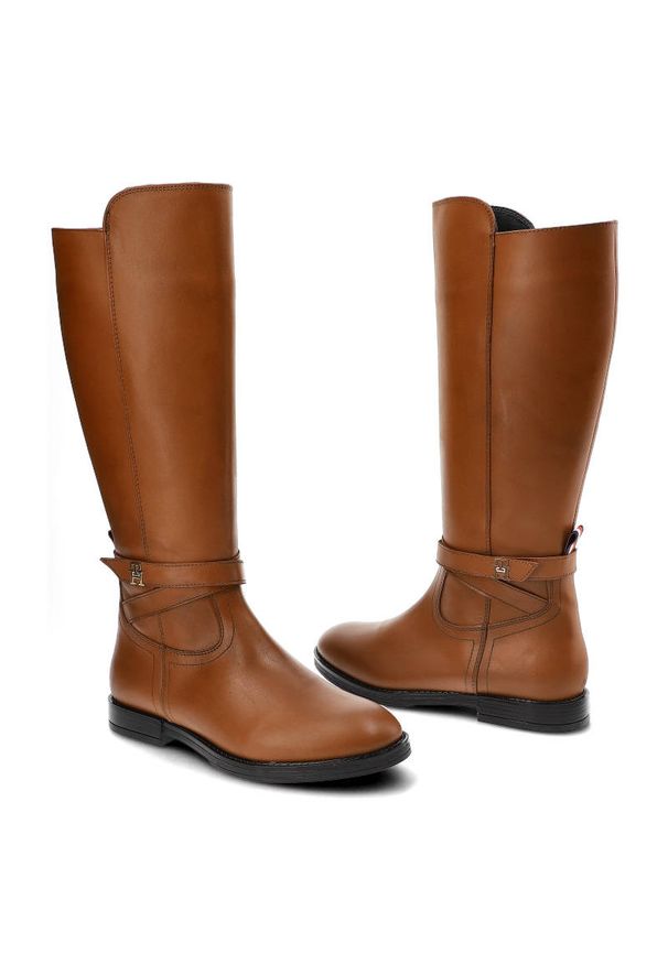 TOMMY HILFIGER - Brązowe Kozaki Damskie Tommy Hilfiger Eleganckie Skórzane Buty. Zapięcie: pasek. Kolor: brązowy. Materiał: skóra. Szerokość cholewki: normalna. Obcas: na obcasie. Styl: elegancki. Wysokość obcasa: niski