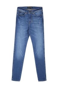 TOP SECRET - Jeansowe spodnie damskie z lampasem. Okazja: na co dzień. Stan: podwyższony. Kolor: niebieski. Materiał: jeans. Sezon: zima, jesień. Styl: casual #5