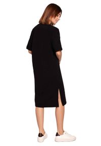 BE - Swobodna shirtowa sukienka midi z krótkim rękawem czarna. Kolor: czarny. Długość rękawa: krótki rękaw. Długość: midi