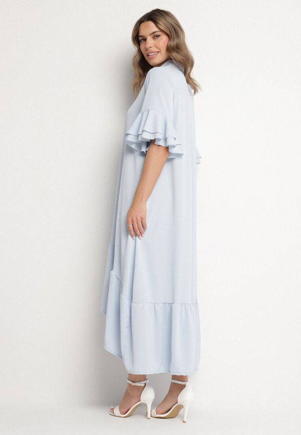 Born2be - Jasnoniebieska Sukienka Koszulowa z Ozdobną Falbanką Daviravie. Okazja: na co dzień. Kolor: niebieski. Typ sukienki: koszulowe. Styl: casual, elegancki, klasyczny