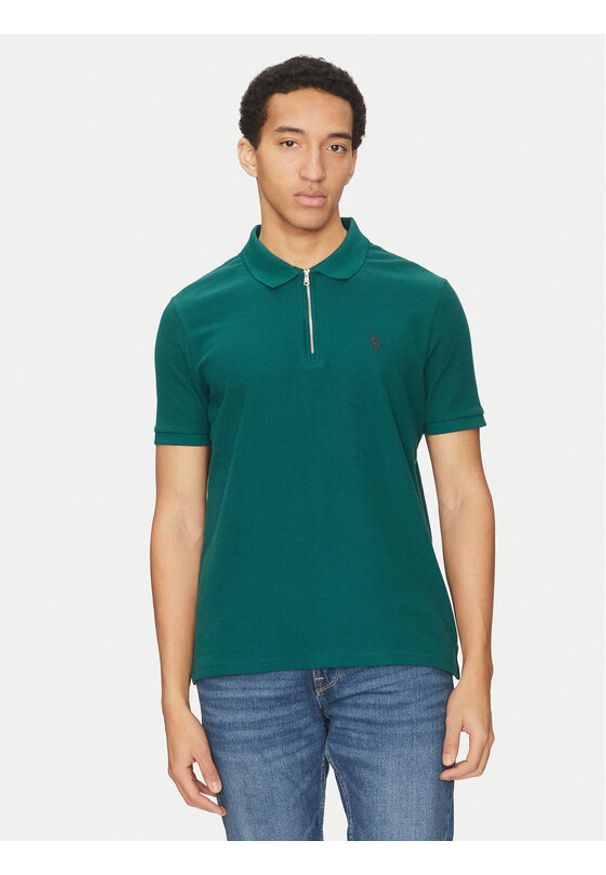 U.S. Polo Assn. Polo MUP3335 Zielony Regular Fit. Typ kołnierza: polo. Kolor: zielony. Materiał: bawełna, materiał