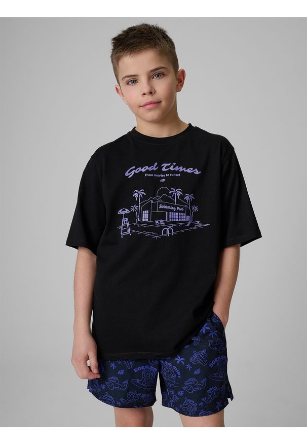 4f - 4F T-shirt loose z nadrukiem chłopięcy - czarny 134/140 (8-10 lat). Okazja: na co dzień. Kolor: czarny. Materiał: dzianina, skóra, bawełna. Wzór: nadruk. Sezon: lato. Styl: casual