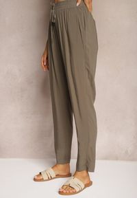 Renee - Ciemnozielone Spodnie Paper Bag High Waist z Bawełny z Gumką w Talii Emorea. Stan: podwyższony. Kolor: zielony. Materiał: bawełna. Sezon: lato
