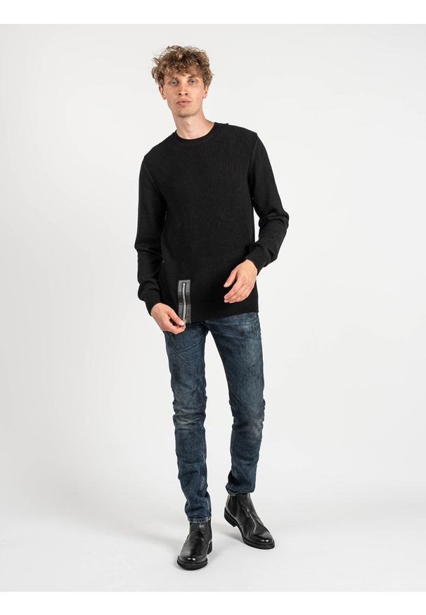 Les Hommes Sweter | LKK110 607L | Jumper With Zip | Mężczyzna | Czarny. Okazja: na co dzień. Kolor: czarny. Materiał: bawełna. Wzór: aplikacja. Styl: casual