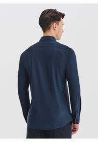 Pako Lorente - PAKO LORENTE – Granatowa dzianinowa koszula męska. Typ kołnierza: kołnierzyk klasyczny. Kolor: czarny, niebieski. Materiał: dzianina. Długość rękawa: długi rękaw. Długość: długie. Wzór: gładki. Styl: klasyczny #3