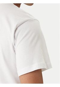 Versace Jeans Couture T-Shirt 80GAHE01 CJ00E Biały Regular Fit. Kolor: biały. Materiał: bawełna #5