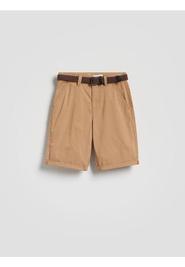 Reserved - Bawełniane szorty z paskiem - brązowy. Kolor: brązowy. Materiał: bawełna