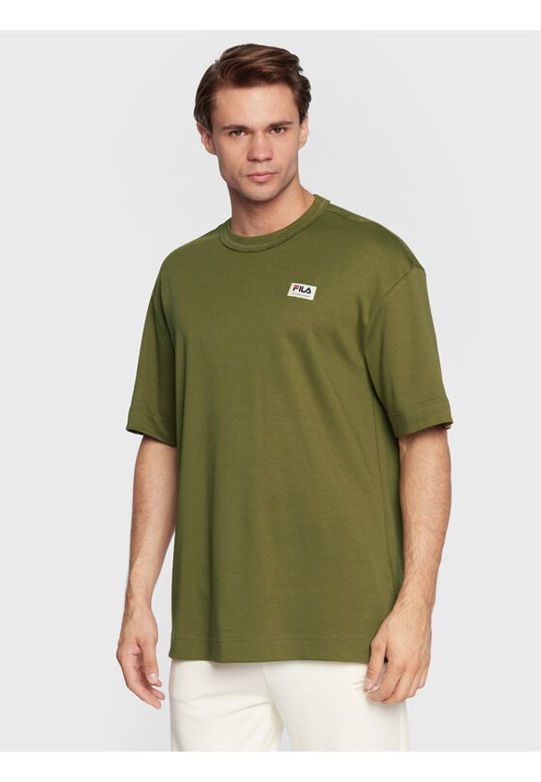 Fila T-Shirt Taipas FAM0149 Zielony Oversize. Kolor: zielony. Materiał: bawełna