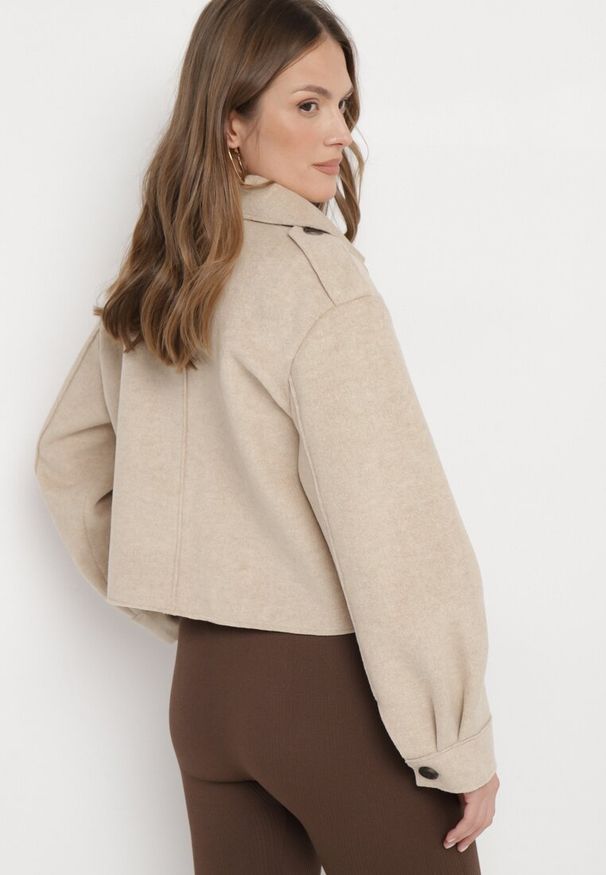 Born2be - Beżowa Kurtka Dwurzędowa o Fasonie Marynarki Noritts. Kolor: beżowy. Styl: elegancki