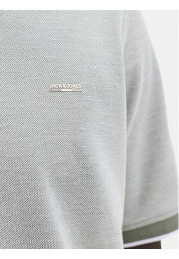 Jack & Jones Polo Blualves 12274681 Zielony jasny Regular Fit. Typ kołnierza: polo. Kolor: zielony. Materiał: syntetyk, bawełna