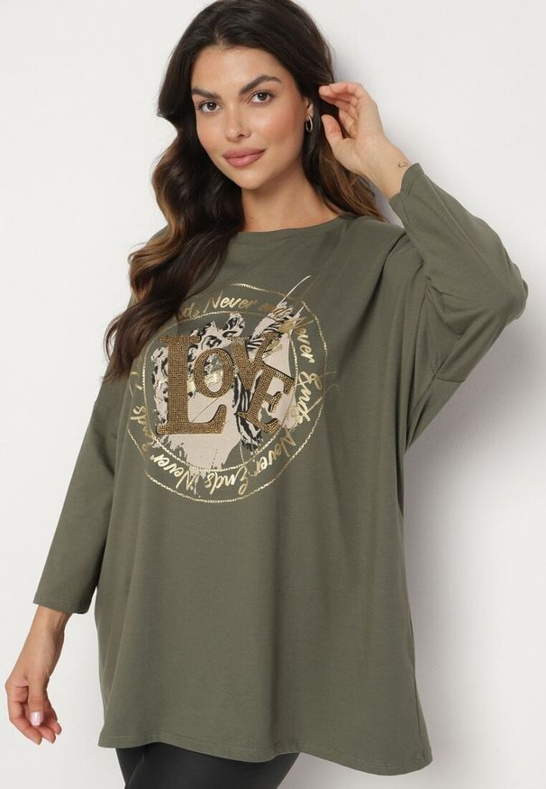 Born2be - Zielona Bluzka Bawełniana Oversize z Nadrukiem i Cyrkoniami Reriola. Okazja: na co dzień. Kolor: zielony. Materiał: bawełna. Wzór: nadruk. Styl: casual