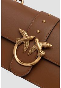 Pinko - PINKO Brązowa kopertówka Love One Mini St. Cl Vitello Seta. Kolor: brązowy. Materiał: skórzane. Styl: klasyczny, elegancki #4