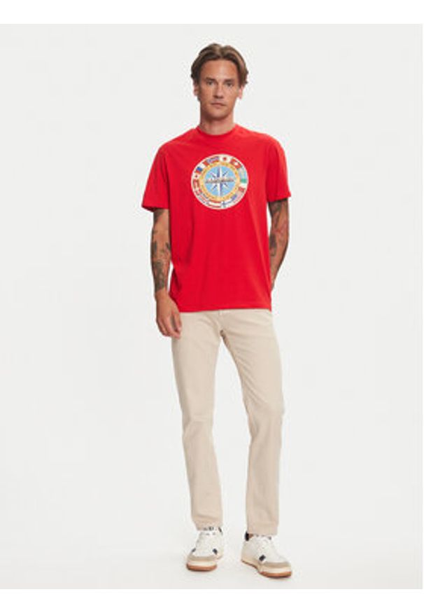 Napapijri T-Shirt S-Dorees NP0A4IBE Czerwony Regular Fit. Kolor: czerwony. Materiał: bawełna