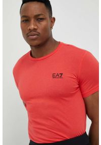 EA7 Emporio Armani t-shirt bawełniany kolor czerwony gładki. Kolor: czerwony. Materiał: bawełna. Wzór: gładki