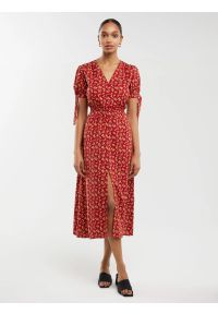 Big-Star - Sukienka damska midi z wiskozy z motywem kwiatowym czerwona Paregi 603. Okazja: na co dzień, na spacer. Typ kołnierza: dekolt w kształcie V. Kolor: czerwony. Wzór: kwiaty. Materiał: wiskoza. Długość rękawa: krótki rękaw. Sezon: wiosna. Styl: casual, elegancki. Długość: midi #7