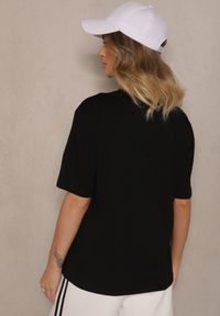 Renee - Czarny T-shirt z Bawełny Ozdobiony Brokatem Isadelle. Okazja: na co dzień. Kolor: czarny. Materiał: bawełna. Wzór: aplikacja. Styl: klasyczny, casual #5