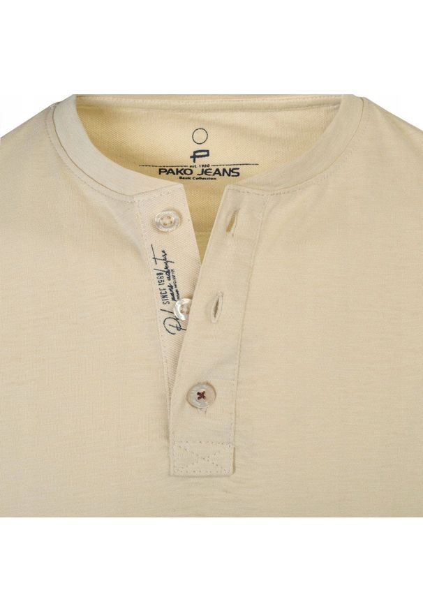 Beżowy Męski T-Shirt, Dekolt z Guzikami - Pako Jeans. Okazja: na co dzień. Kolor: wielokolorowy, beżowy, brązowy. Materiał: bawełna. Styl: casual