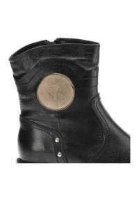 Czarne Botki Karino Damskie Wygodne Buty. Okazja: na co dzień. Zapięcie: zamek. Kolor: czarny. Szerokość cholewki: normalna. Materiał: skóra. Sezon: zima, jesień. Obcas: na obcasie. Styl: casual. Wysokość obcasa: średni #6