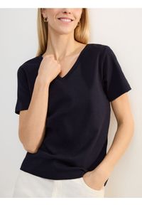 Reserved - Gładki t-shirt - granatowy. Kolor: niebieski. Materiał: dzianina, bawełna. Wzór: gładki