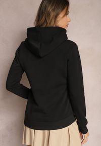 Renee - Czarna Bluza Kangurka Ocieplona Polarem z Ozdobnym Nadrukiem Elili. Okazja: na co dzień. Kolor: czarny. Materiał: polar. Wzór: nadruk. Styl: elegancki, casual #5