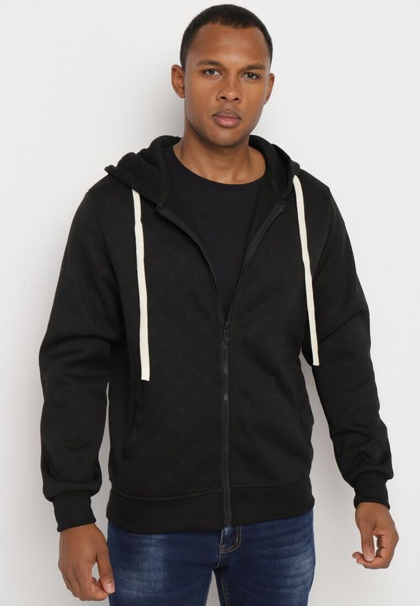 Born2be - Czarna Rozpinana Bluza z Bawełną Kapturem i Ściągaczami Corira. Okazja: na co dzień. Kolor: czarny. Materiał: bawełna. Wzór: aplikacja. Styl: casual, klasyczny