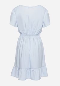 Born2be - Jasnoniebieska Rozkloszowana Sukienka z Gumką w Talii i Falbanką Welimia. Kolor: niebieski #6