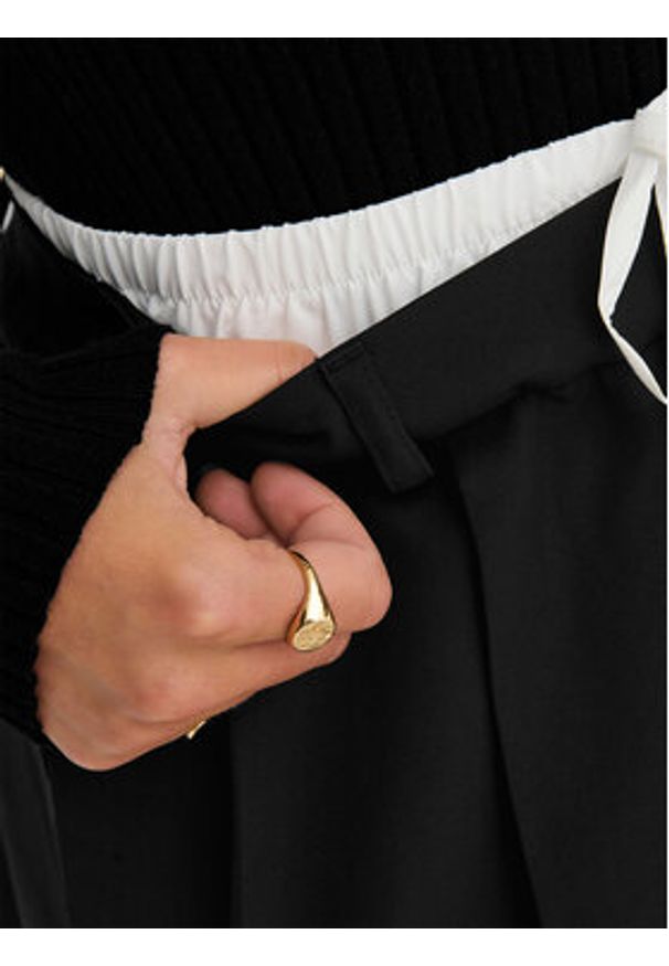 JDY Spódnica mini Yeden 15341677 Czarny Regular Fit. Kolor: czarny. Materiał: syntetyk