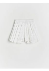 Reserved - Szorty imitujące spódnicę - biały. Kolor: biały. Materiał: bawełna