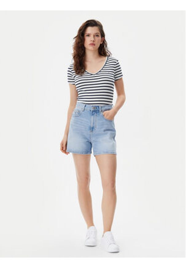 Tommy Jeans Szorty jeansowe DW0DW20091 Niebieski Mom Fit. Kolor: niebieski. Materiał: bawełna