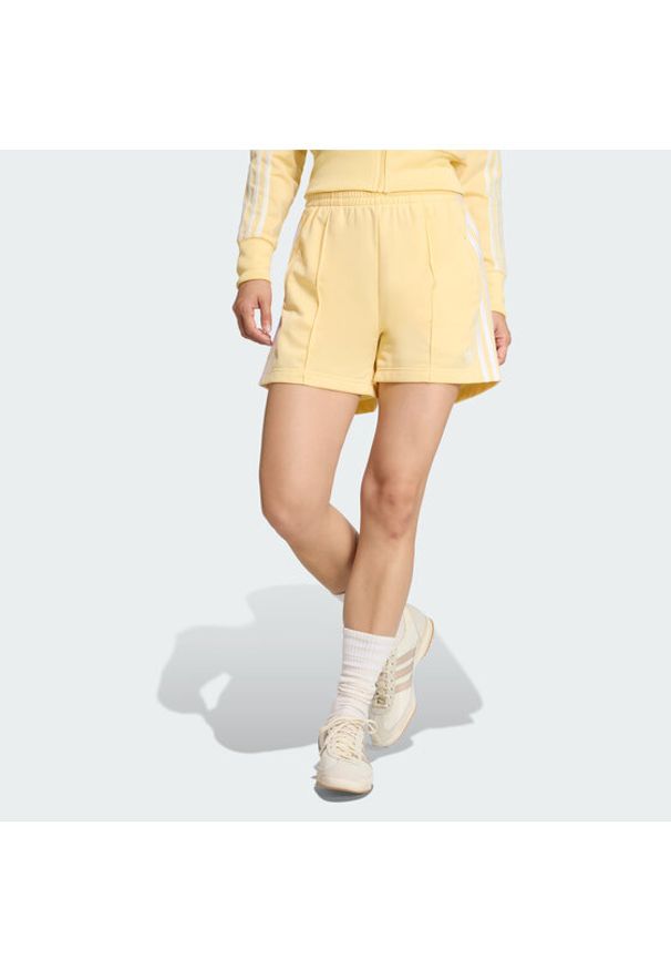 Adidas - adidas Szorty sportowe Firebird Classic KD3669 Żółty Regular Fit. Kolor: żółty. Materiał: syntetyk