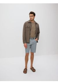 Reserved - Szorty carrot regular z paskiem - inny. Materiał: bawełna, tkanina