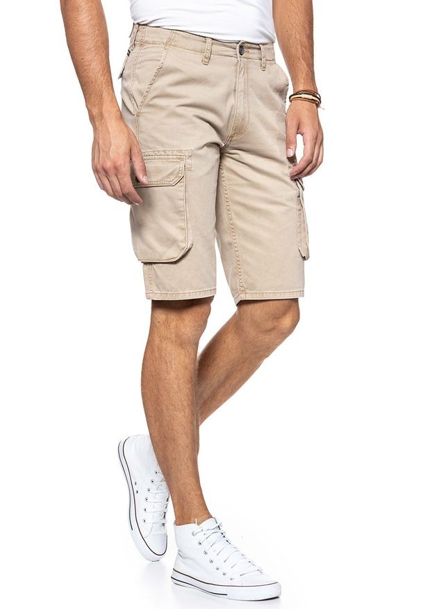 Wrangler - SPODENKI MĘSKIE WRANGLER CARGO SHORT CORNSTALK W15DKC335 112126788. Materiał: bawełna