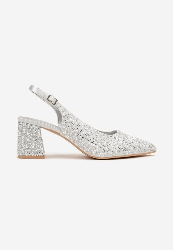 Renee - Srebrne Sandały na Słupku Slingback Ozdobione Cyrkoniami Melanetta. Okazja: na co dzień, na imprezę, do pracy, na spotkanie biznesowe. Zapięcie: sprzączka. Kolor: srebrny. Wzór: aplikacja. Obcas: na słupku. Styl: biznesowy, klasyczny, casual. Wysokość obcasa: średni