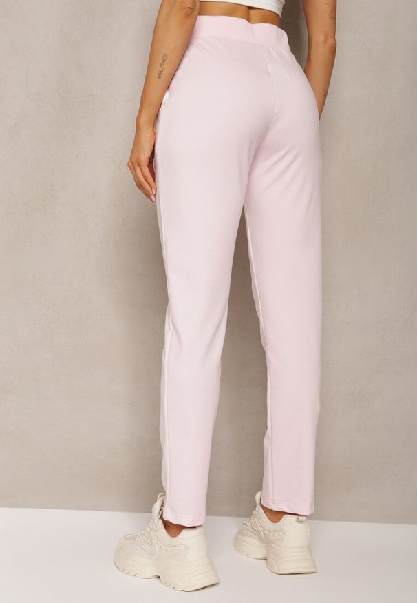 Renee - Różowe Dresowe Spodnie z Gumką w Pasie High Waist z Cyrkoniami Bravur. Stan: podwyższony. Kolor: różowy. Materiał: dresówka