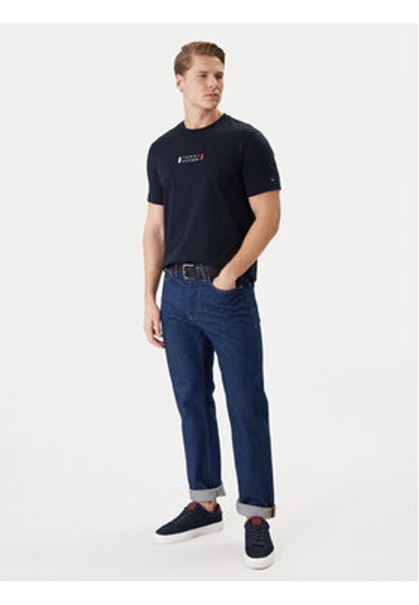 TOMMY HILFIGER - Tommy Hilfiger T-Shirt Brand Love Small Center Tee MW0MW41453 Granatowy Regular Fit. Kolor: niebieski. Materiał: bawełna